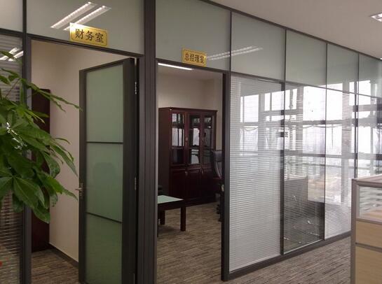 ���̰���