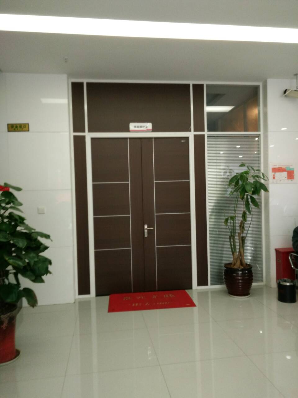 ���̰���