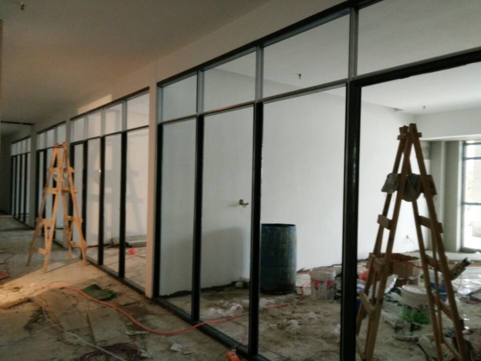 ���̰���