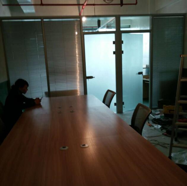 ���̰���