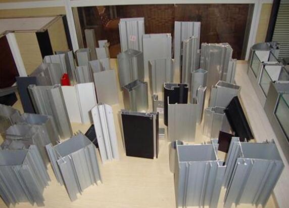 �߸������